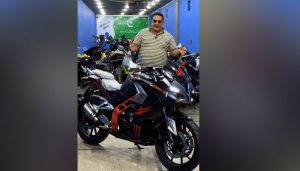 ہنڈا 125: پاکستان کے نوجوانوں کی ہر دلعزیز سواری، سوشل میڈیا پر دلچسپ تبصرے جاری