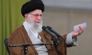 آیت اللہ خامنہ ای کی زندگی پر ایک نظر